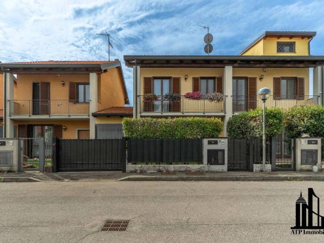 Villa Schiera in vendita a Cisliano, Lombardia