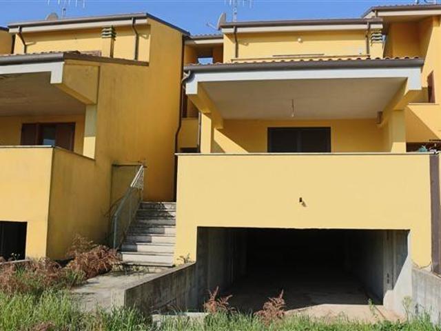 Villa Schiera in vendita a Franceschetti, Cisterna Di Latina