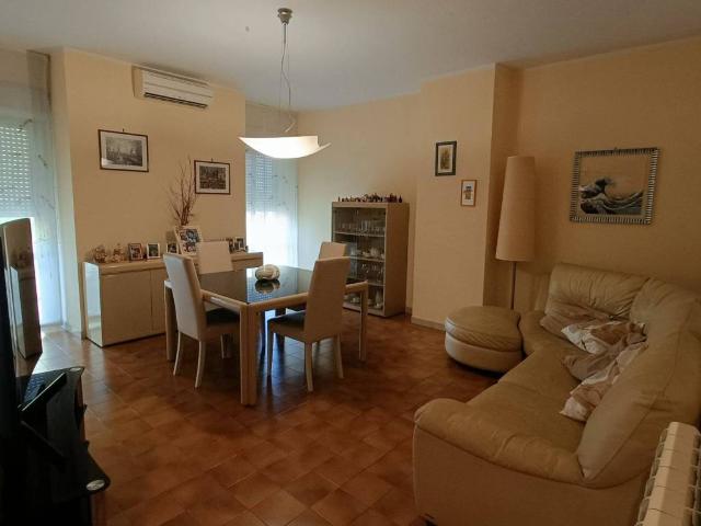 Villa Schiera in vendita a Quartiere San Valentino, Cisterna Di Latina