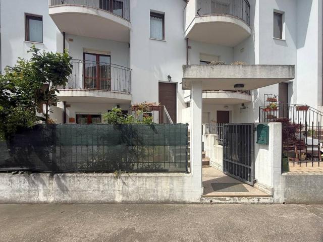Villa Schiera in vendita a Città Sant'angelo, Abruzzo