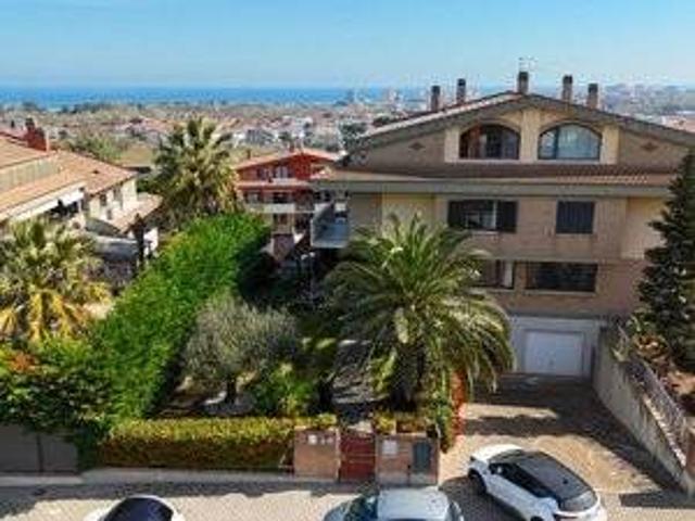 Villa Schiera in vendita a Città Sant'angelo, Abruzzo