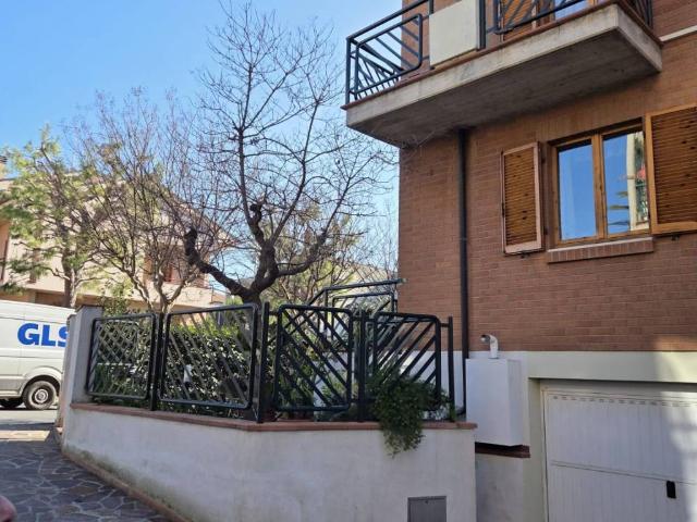 Villa Schiera in vendita a San Marone, Marche