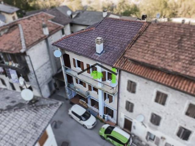 Villa Schiera in vendita a Claut, Friuli-Venezia Giulia