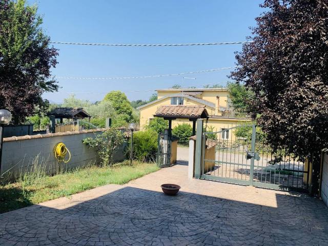 Villa Schiera in vendita a Colfelice, Lazio