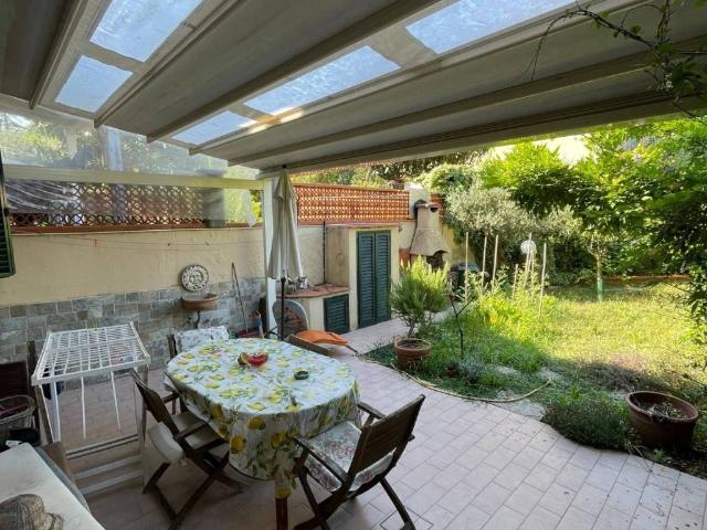 Villa Schiera in vendita a Collesalvetti, Livorno