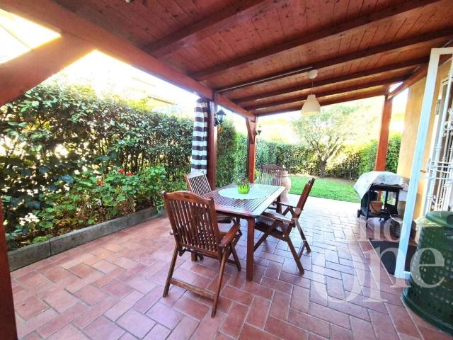 Villa Schiera in vendita a Collesalvetti, Livorno