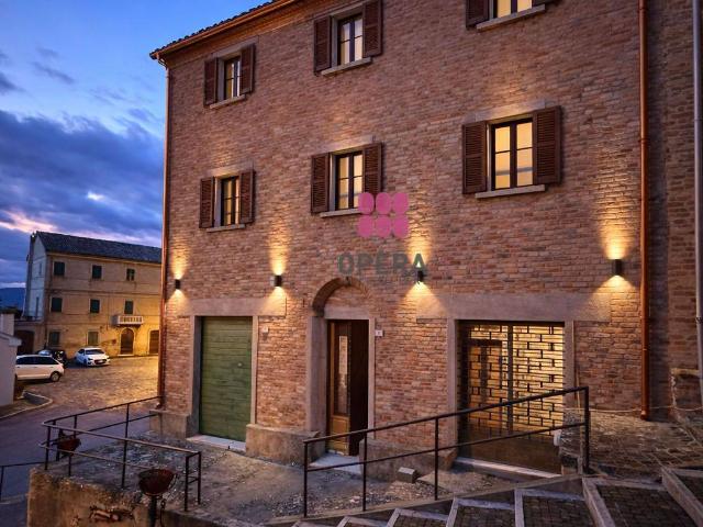 Villa Schiera in vendita a Colli al Metauro, Marche