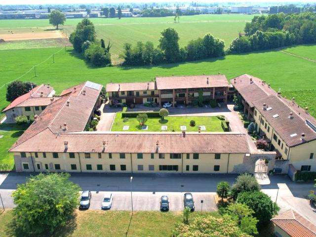 Villa Schiera in vendita a Cologno Al Serio, Lombardia