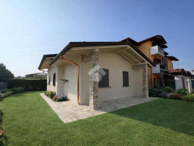 Villa Schiera in vendita a Cologno Al Serio, Lombardia