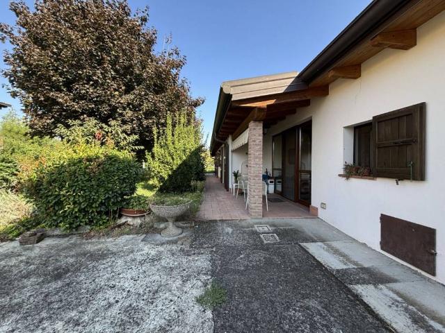 Villa Indipendente in vendita a Colorno, Reggio Emilia