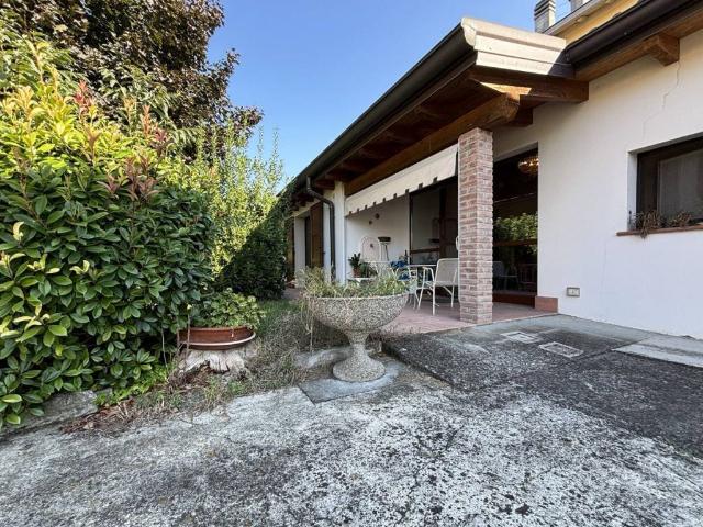 Villa Indipendente in vendita a Colorno, Reggio Emilia