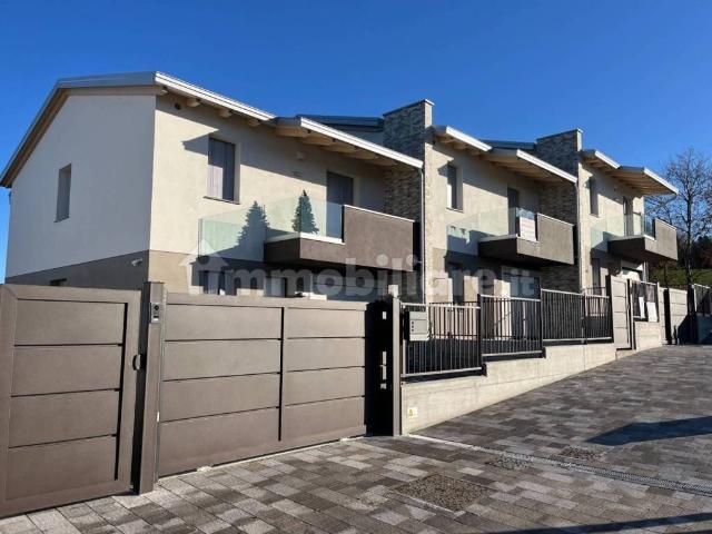Villa Schiera in vendita a Lipomo, Lombardia
