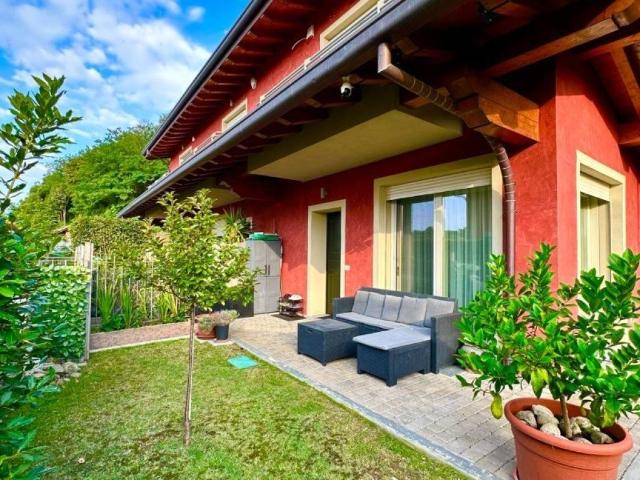 Villa Schiera in vendita a Rossée, Colverde