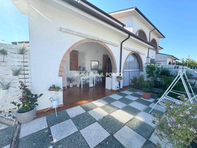 Villa Schiera in vendita a Lido di Pomposa, Comacchio