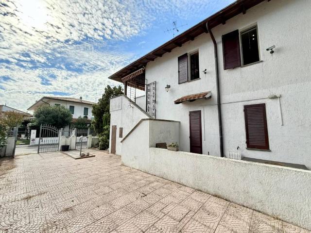 Villa Schiera in vendita a Comacchio, Reggio Emilia