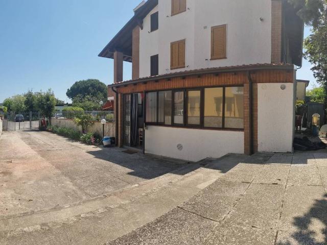 Villa Schiera in vendita a Lido di Pomposa, Comacchio