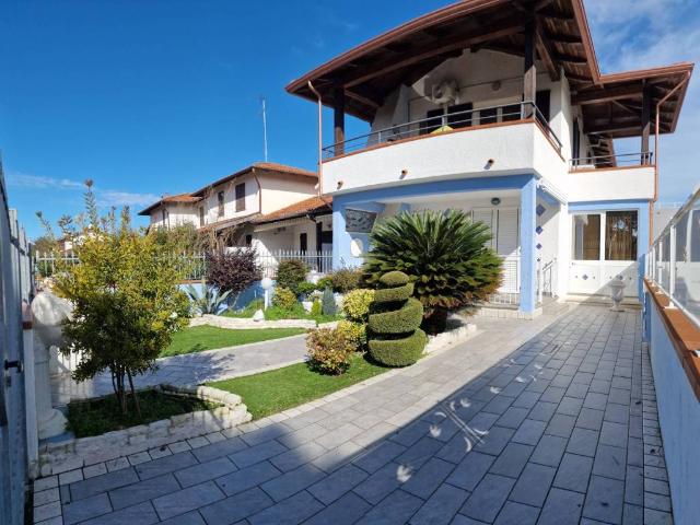 Villa Schiera in vendita a Villaggio Galattico, Comacchio