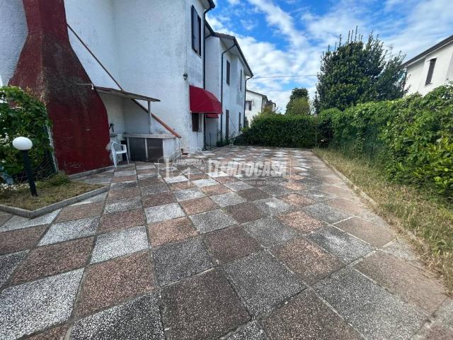 Villa Schiera in vendita a Lido degli Scacchi, Comacchio
