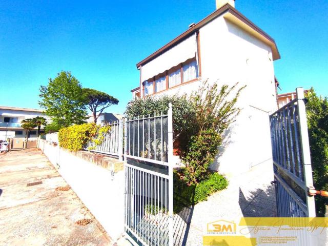 Villa Schiera in vendita a Lido di Pomposa, Comacchio