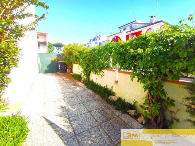 Villa Schiera in vendita a Lido di Pomposa, Comacchio