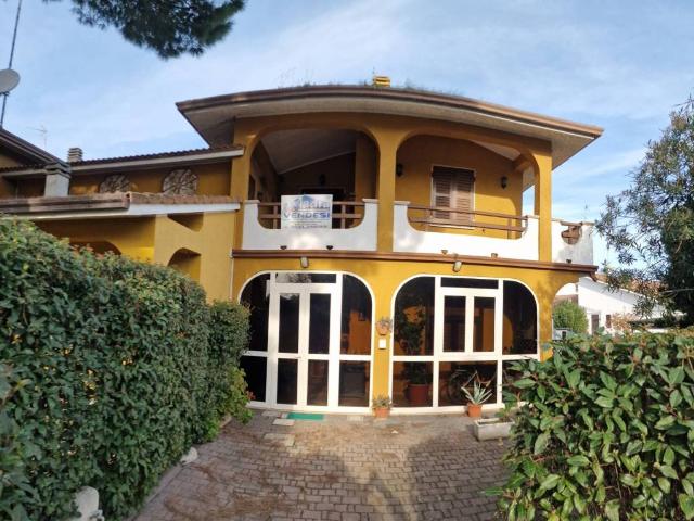 Villa Schiera in vendita a Comacchio, Reggio Emilia