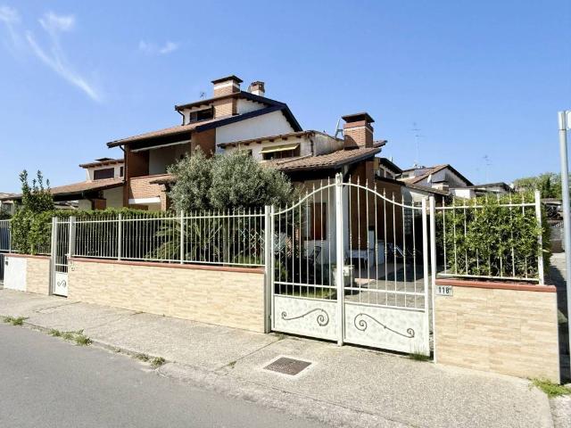 Villa Schiera in vendita a Comacchio, Reggio Emilia