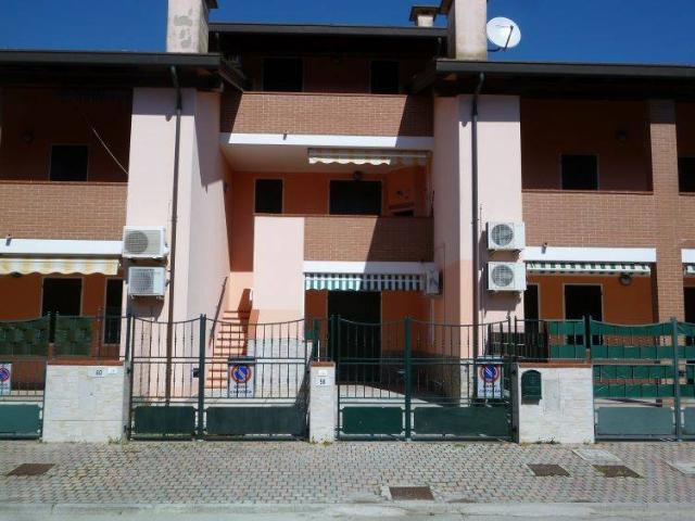 Villa Schiera in vendita a Lido di Pomposa, Comacchio