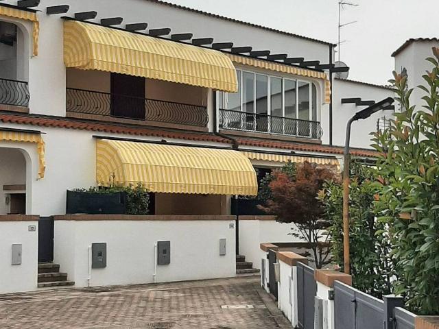 Villa Schiera in vendita a Comacchio, Reggio Emilia