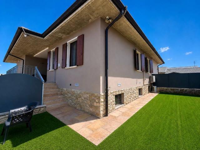 Villa Schiera in vendita a Comezzano-Cizzago, Comezzano