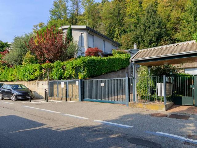 Villa Schiera in vendita a Como, Lombardia