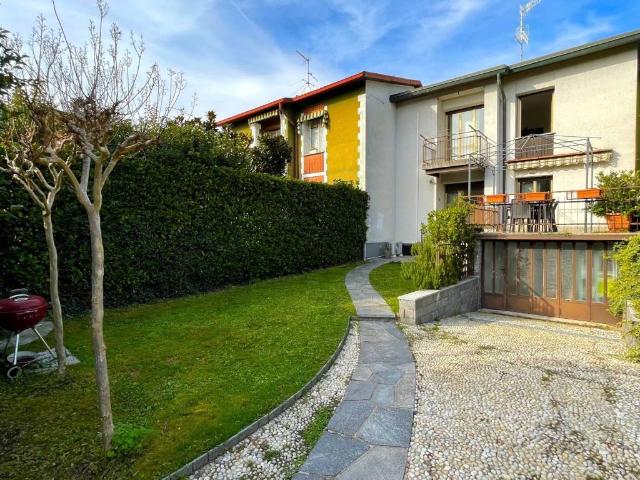 Villa Schiera in vendita a Prestino, Como