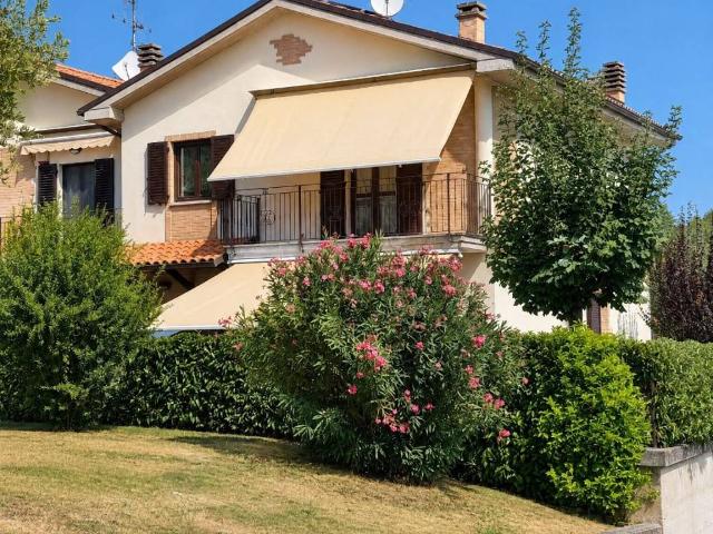 Villa Schiera in vendita a Comunanza, Ascoli Piceno