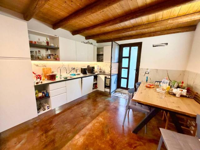Villa Schiera in vendita a Concamarise, Veneto