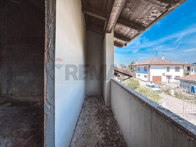 Villa Schiera in vendita a Confienza, Lombardia