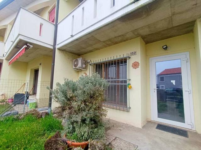 Villa Schiera in vendita a Unione Terre e Fiumi, Copparo