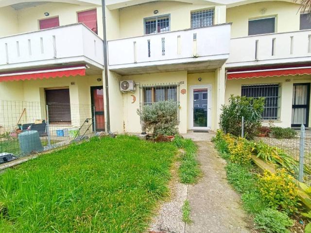 Villa Schiera in vendita a Unione Terre e Fiumi, Copparo