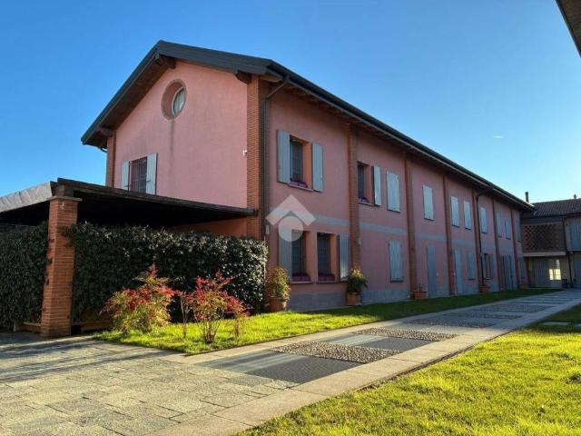 Villa Schiera in vendita a Corbetta, Lombardia