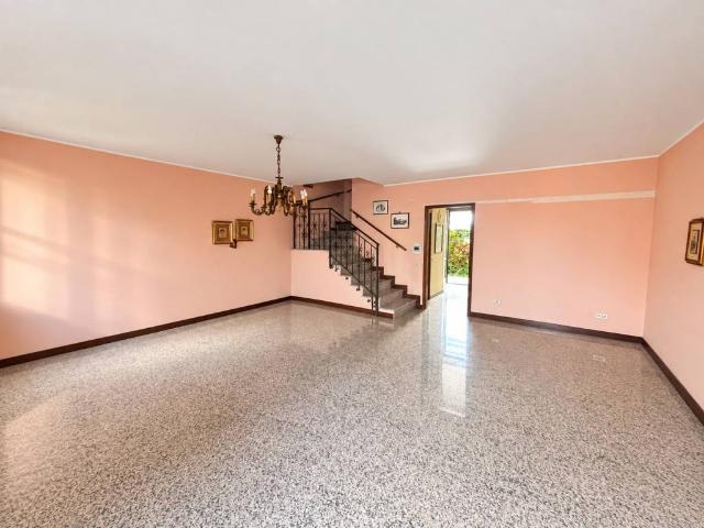 Villa Schiera in vendita a Corbetta, Milano