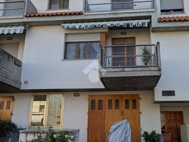 Villa Schiera in vendita a Coriano, Reggio Emilia