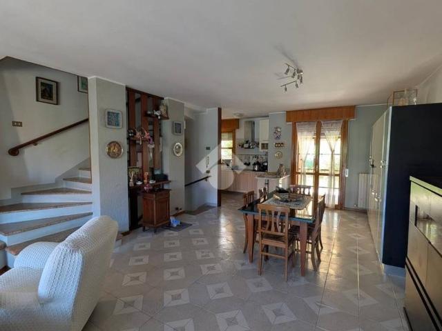 Villa Schiera in vendita a Coriano, Reggio Emilia
