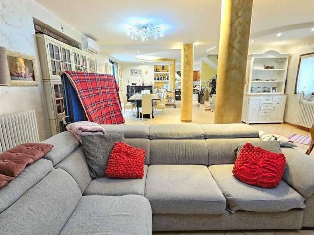 Villa Schiera in vendita a Monte Tauro, Coriano