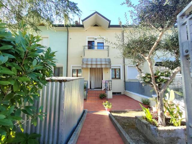 Villa Schiera in vendita a Coriano, Rimini