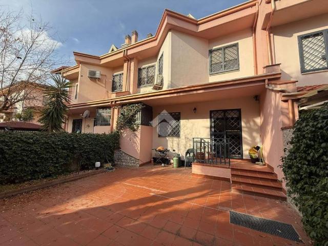 Villa Schiera in vendita a Corigliano-Rossano, Calabria