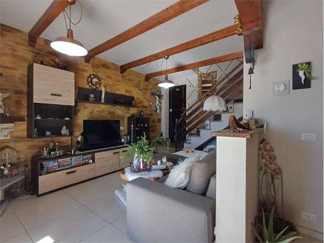 Villa Schiera in vendita a Unione Montana di Comuni delle Valli di Lanzo, Ceronda e Casternone, Piemonte