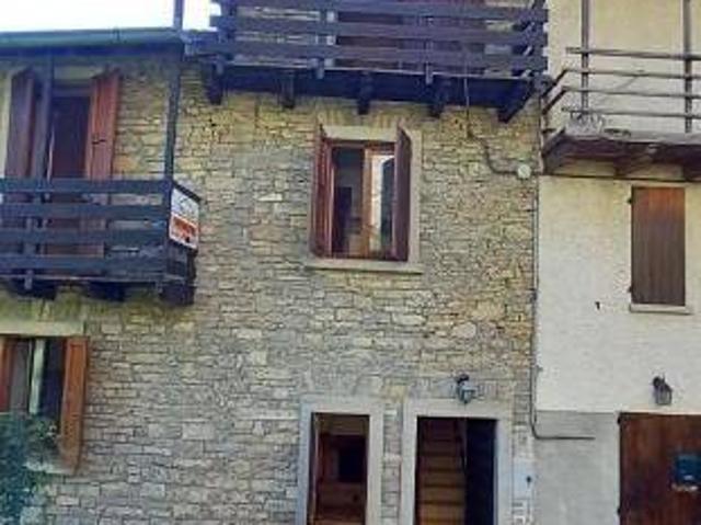 Villa Schiera in vendita a Corna Imagna, Lombardia