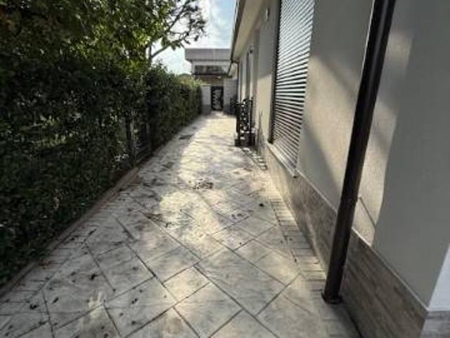 Villa Schiera in vendita a Cascina Croce, Cornaredo