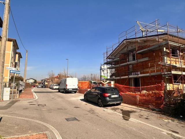 Villa Schiera in vendita a Cornate D'adda, Lombardia