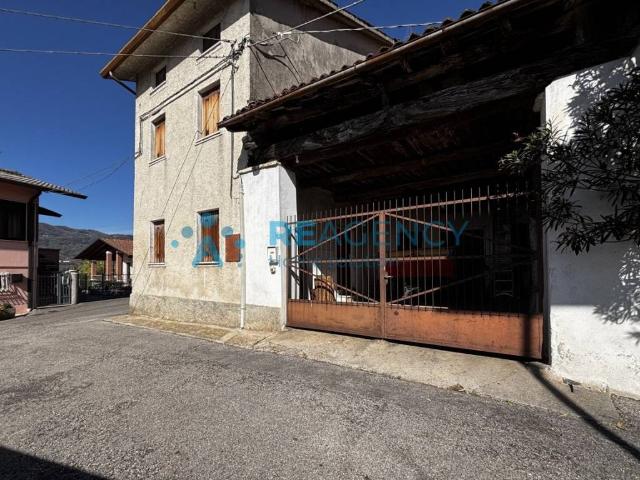 Villa Schiera in vendita a Spagnago, Cornedo Vicentino