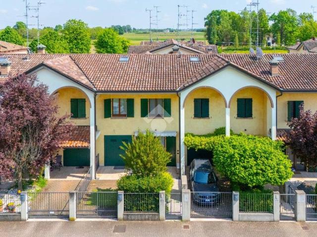 Villa Schiera in vendita a Pianura Reggiana, Re