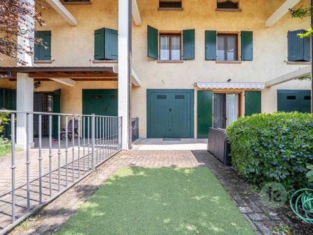 Villa Schiera in vendita a Pianura Reggiana, Re